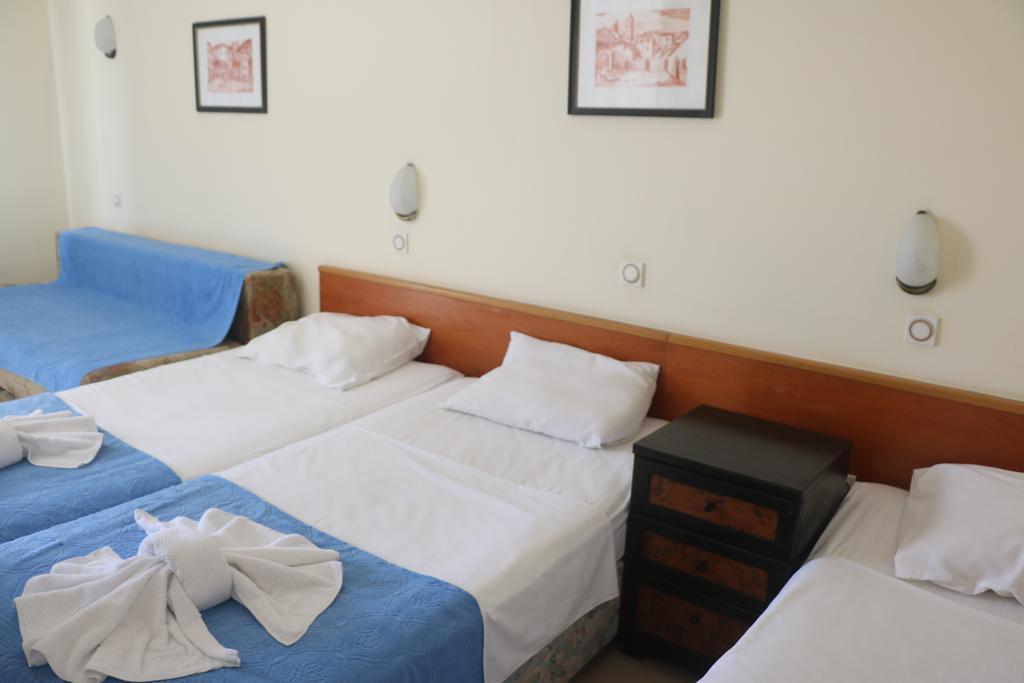 Garni Hotel Vila Aleksandar Herceg Novi Eksteriør billede
