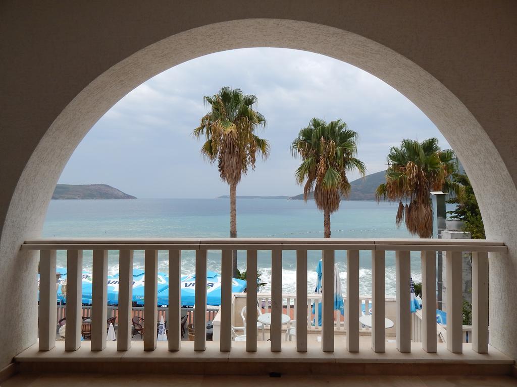 Garni Hotel Vila Aleksandar Herceg Novi Eksteriør billede