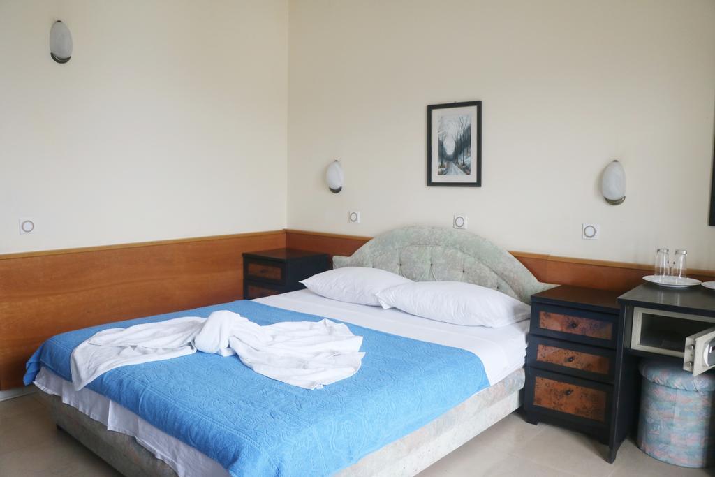 Garni Hotel Vila Aleksandar Herceg Novi Eksteriør billede