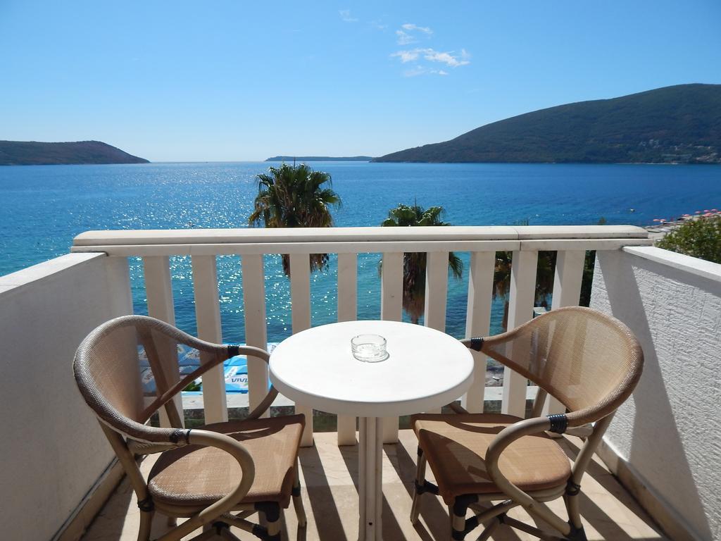 Garni Hotel Vila Aleksandar Herceg Novi Eksteriør billede